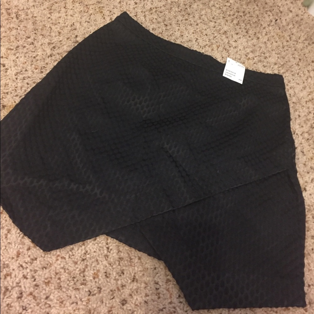 Hm textured envelope bottom skirt brand new